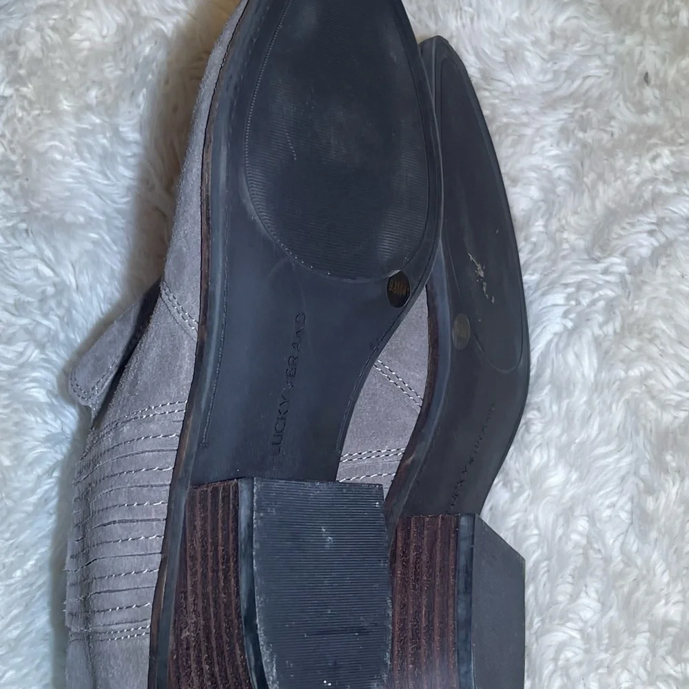 Lucky Brand women’s Gray Suede ankle boots size 9.5